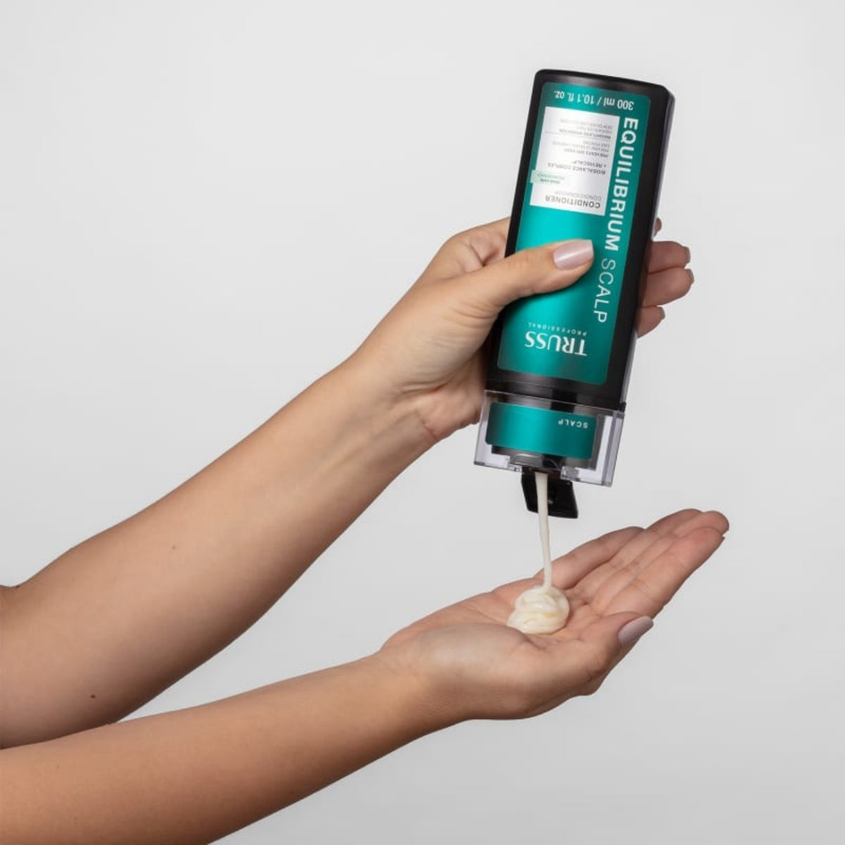 Condicionador Truss Equilibrium Scalp Uso Diário 300 ml