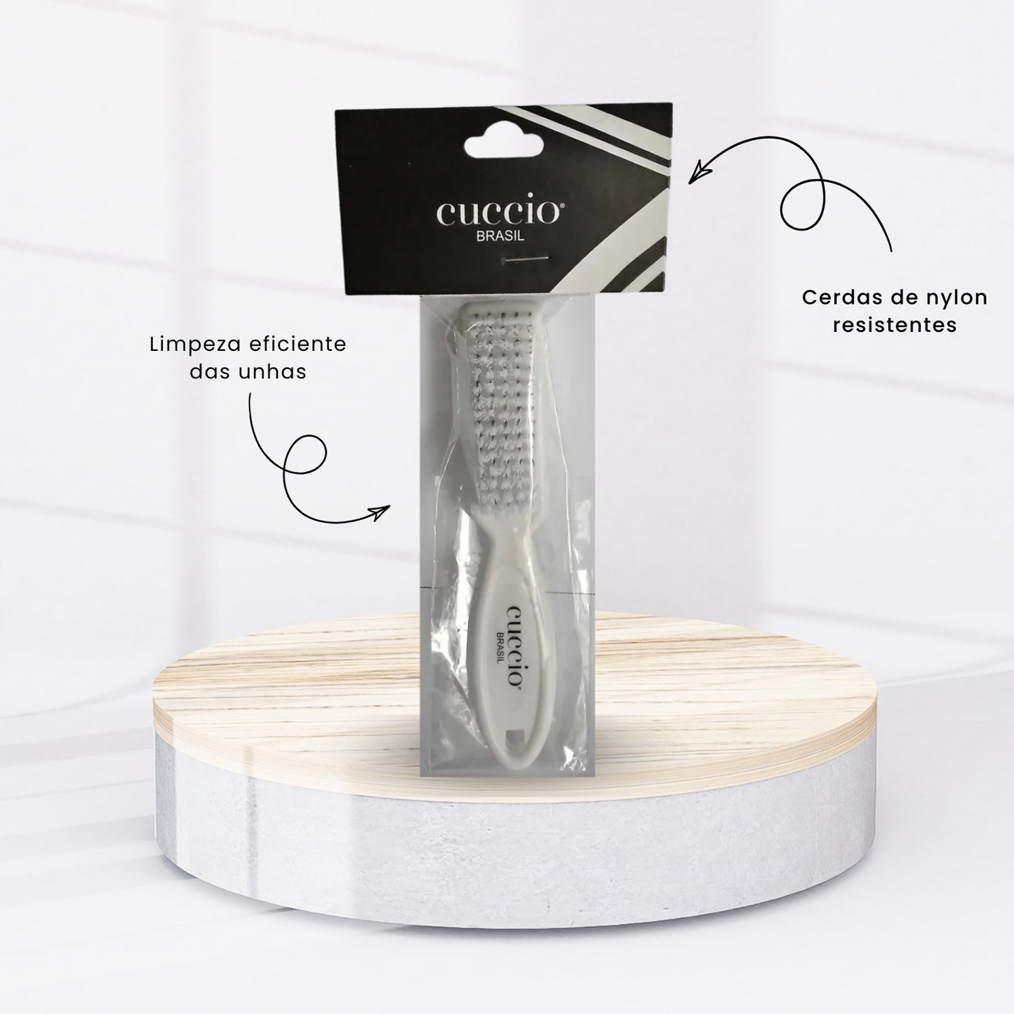 Escovinha para Unhas Cuccio Nylon Limpeza e Higienização